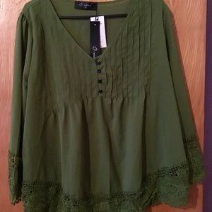 O-nelue Green V-neck Blouse